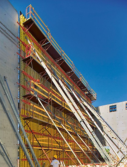 GT 24 formwork girder - No matter how high, the GT 24 makes it possible - until 17,80 m.