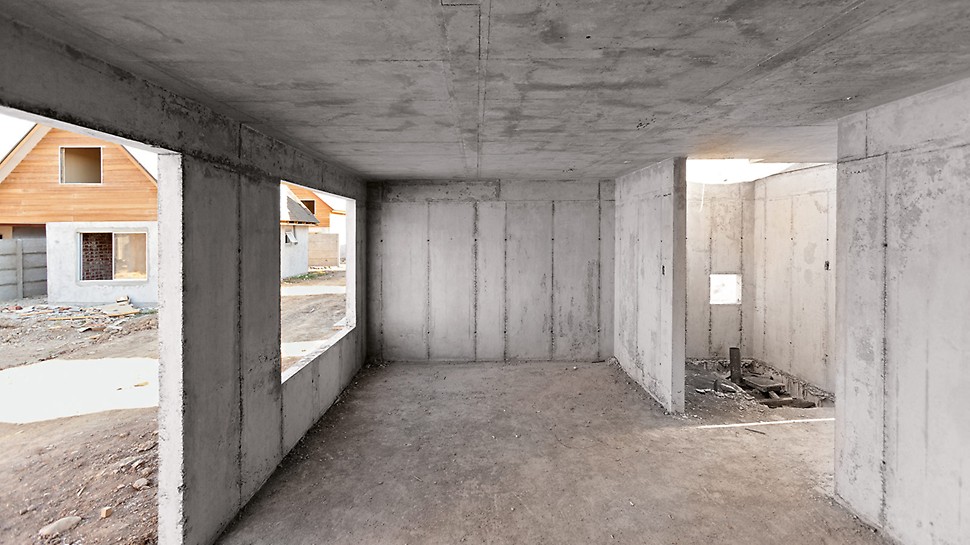 Stambeni kompleks Los Portones de Linares, Čile- Površina betona zidova i ploča spremna za bojenje.