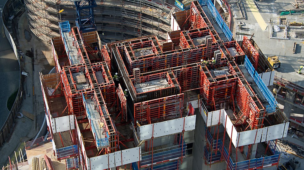 TRIO is a versatile and combatible system. PERI is able to use this system with a number of other PERI formwork, falsework and scaffolding systems