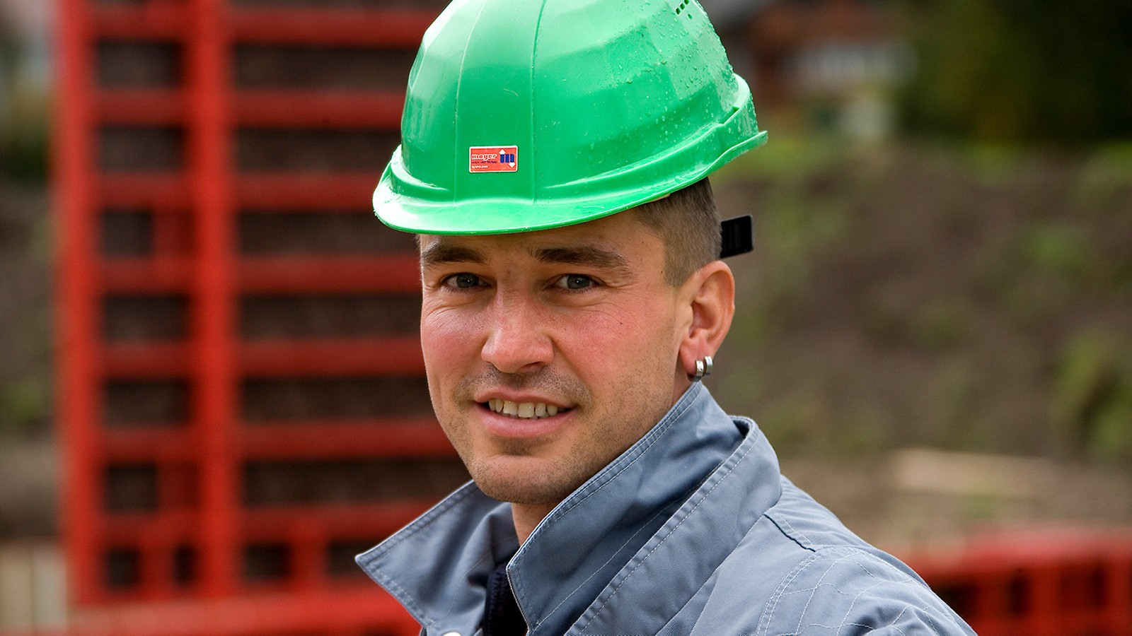 Portrait von Enrico Schirmer, Polier von Mayer Hoch- und Tiefbau GmbH, Ruhpolding