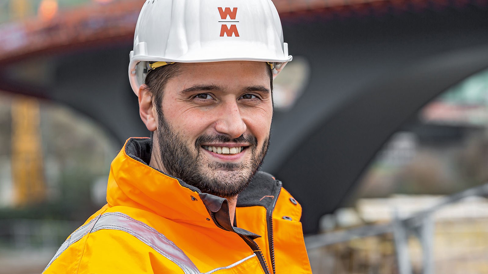 Porträt von Hüseyin Aktas, Bauleiter bei WOLFF & MÜLLER Ingenieurbau GmbH, Niederlassung Brückenbau, Stuttgart