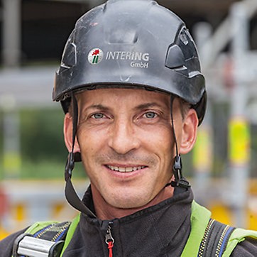 Statement by Heiko Neie: With PERI UP Flex, the most suitable grid dimensions can always be realized and it is 100 % compatible with other PERI system components. And the integrated protection against lifting in the steel decks fully complies with our high safety requirements.