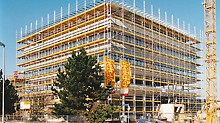 La bâtiment administratif PERI Quadragon a été construit en 1998 à Weissenhorn