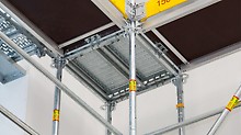 Details such as external and internal corners are easily and quickly mounted with PERI UP Easy: For the standard configuration of the internal corners, e.g. two frame columns are simply connected with one ledger in the corner.