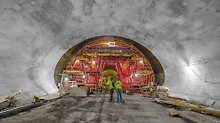 Projektové řešení vnitřní části tunelu bylo založeno na pojízdné podpěrné konstrukci ze systémových dílů stavebnice pro inženýrské stavby VARIOKIT.