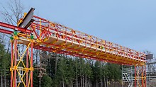 ALPHAKIT ist der neue Baukasten für Traggerüste für Brücken mit bis zu 25 m Höhe und Spannweite. 