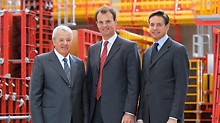 Unternehmensgründer Artur Schwörer (verstorben 2009) übergibt 2007 die Führung des Unternehmens an seine beiden Söhne Alexander und Christian.