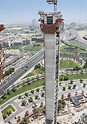 Dubai Frame, Vereinigte Arabische Emirate: Die Klettereinheiten aus Wandschalung und Bühne wurden mit dem integrierten Hydrauliksystem von Stockwerk zu Stockwerk umgesetzt.