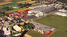 The company premises in Weissenhorn are enlarged by 40,000 m² to 150,000 m².
Bedriftens eiendom i Weissenhorn blir forstørret med 40,000 m² til 150,000 m².