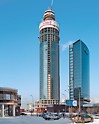 ISET Tower, Jekaterinburg, Russland - Der ISET Tower in Jekaterinburg ist geprägt durch seine äußere Formgebung. PERI plante ein umfassendes, kranunabhängiges Konzept für die Kletterschalung der Aufzugschächte und Kernwände sowie die Kletterschutzwand an der Gebäudeaußenkante.