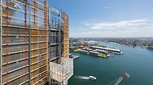 Barangaroo South, Sydney - sastavnica PERI penjajućeg rješenja jesu dva RCS podesta za izvlačenje po neboderu, integrirana u LPS ogradu i nadopunjena dodatnim zaštitnim rešetkama.