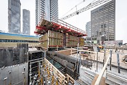 The ACS Core 400 system was chosen for its ability to lift the formwork and working platforms of the elevator and stair core between floors without requiring the tower crane and with minimal labour.