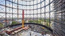 From the very beginning, the shell construction and steel structure refurbishment were carried out simultaneously – a real challenge in such a confined space. 