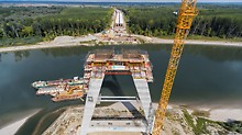 Most preko reke Drave, Osijek, Hrvatska - za izradu pilona kombinovana su dva PERI sistema penjajućih oplata - CB i RCS.