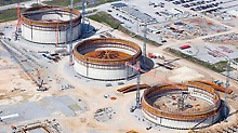 Mit PERI Know-how entstehen im amerikanischen Bundesstaat Louisiana drei riesige Flüssiggastanks. Jedes Bauwerk weist 80 m Durchmesser und eine Wandhöhe von 44 m auf.