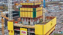 For cost-effective construction of the internal elevator shafts, MAXIMO external core formwork climbed with the RCS Rail Climbing System. Due to the rail-guided climbing procedure, the climbing units were reliably attached to the structure at all times which made climbing fast and safe also in windy conditions.