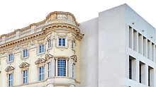 Forumul Humboldt prosperă pe contrastul dintre arhitectura barocă și cea contemporană, care este evident, de exemplu, pe fațadele de nord și de est.