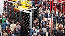 DUO celebrated its world premiere at the international trade fair bauma 2016 in Munich. The innovative product convinces thanks to very lightweight system components and a design focussed on simple application. Furthermore, system components can be used for forming walls, columns and slabs.