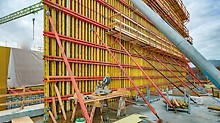 Cofrajul de perete VARIO a obținut cele mai înalte cerințe de beton cu față echitabilă și a permis o flexibilitate maximă în înălțime și formă.