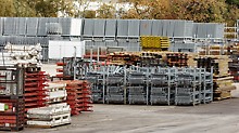 Au nouveau site de stockage à Rumst de PERI BeNeLux on trouve aussi des stocks supplémentaires d’échafaudages.
