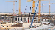 Midfield Terminal Building, Abu Dhabi - PERI unterstützt den raschen Baufortschritt mit über 6.000 Deckentischen sowie umfassenden Schalungslösungen auch für Wände und Säulen. Bereits 2017 sollen hier jährlich bis zu 30 Millionen Fluggäste abgefertigt werden.