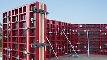 The new topend waler for the panel formwork systems MAXIMO and TRIO can be steplessly adjusted to wall thicknesses from 15 cm to 40 cm.