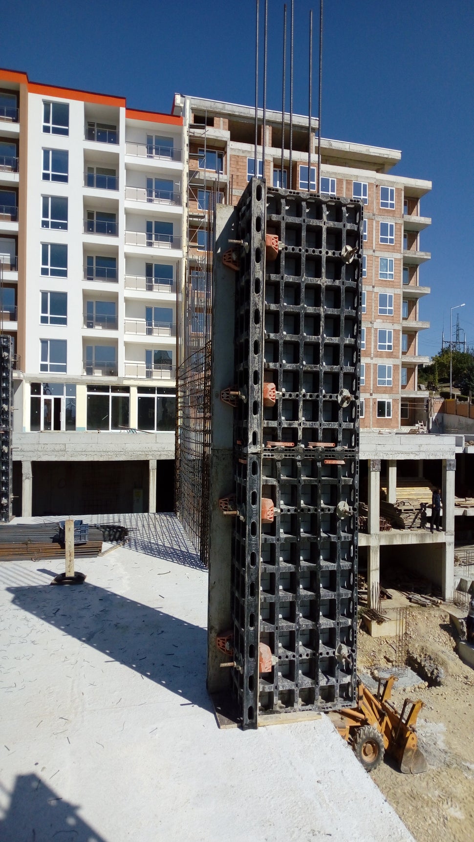 Кофражната система е изработена от материали, които не гният и не корозират с времето. Рециклируема на 100%.