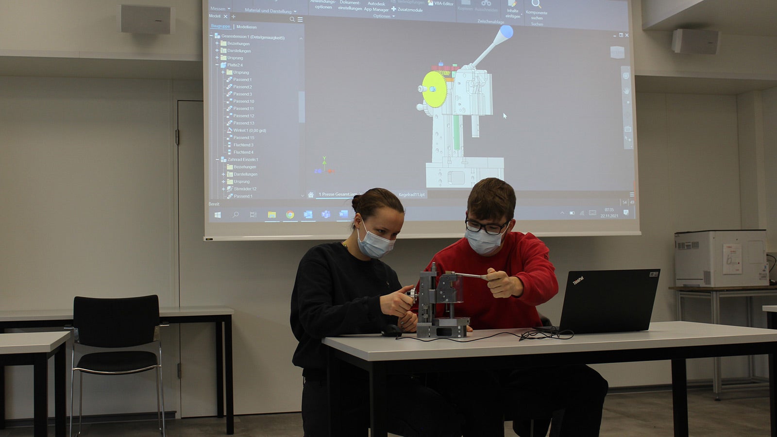 PERI apprentices at the PERI training center, which was opened in 2019