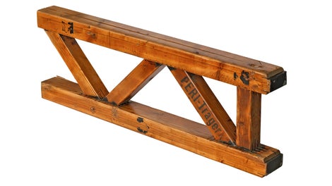 <p>Первый продукт компании PERI - двутавровая балка T 70. Первый заказ составил 80 балок длиной 3,05 м.&amp;nbsp;Годовой объем производства - ок. 50,000 погонных метров.</p><br/>