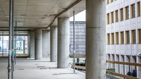 Kružni stupovi izvedeni SRS kružnom čeličnom oplatom.