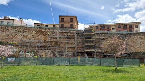 Acondicionamiento muralla de Zamora con andamios PERI UP Flex