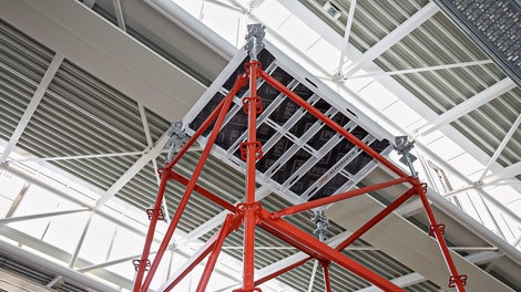 PERI ALPHADECK je kompatibilní se všemi stojkami z portfolia PERI.