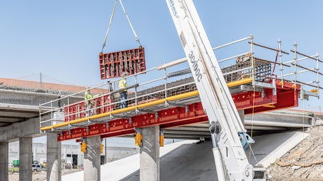 VSS ermöglicht die unabhängige Verwendung der Seitenschalung. Dies erlaubt das Ausschalen am nächsten Tag sowie komfortable Bewehrungsarbeiten. (Foto: Greg Folkin Photography)