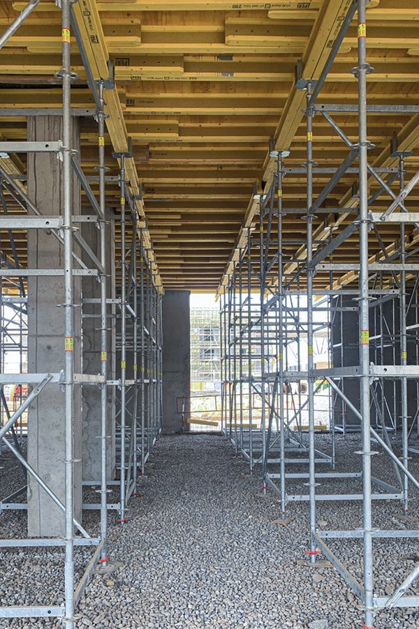 Während des Baus in Marokko kamen insgesamt rund 16.000 m² PERI Schalungsplatten sowie rund 30.000 laufende Meter VT 20 Schalungsträger zum Einsatz und überzeugten durch ihre hohe Qualität.