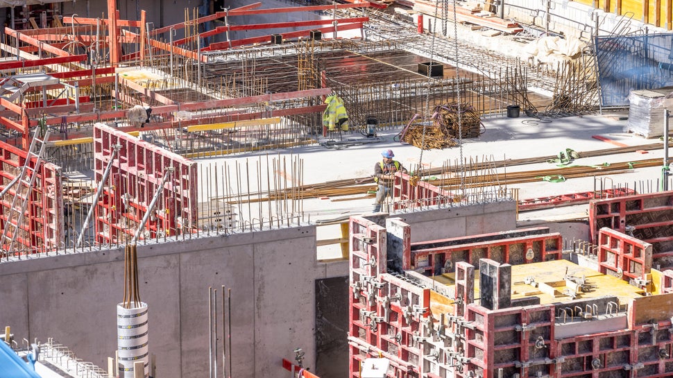 MAXIMO Rahmenschalung - Reduzierter Arbeitsaufwand durch die Bedienbarkeit von nur einem Mann.