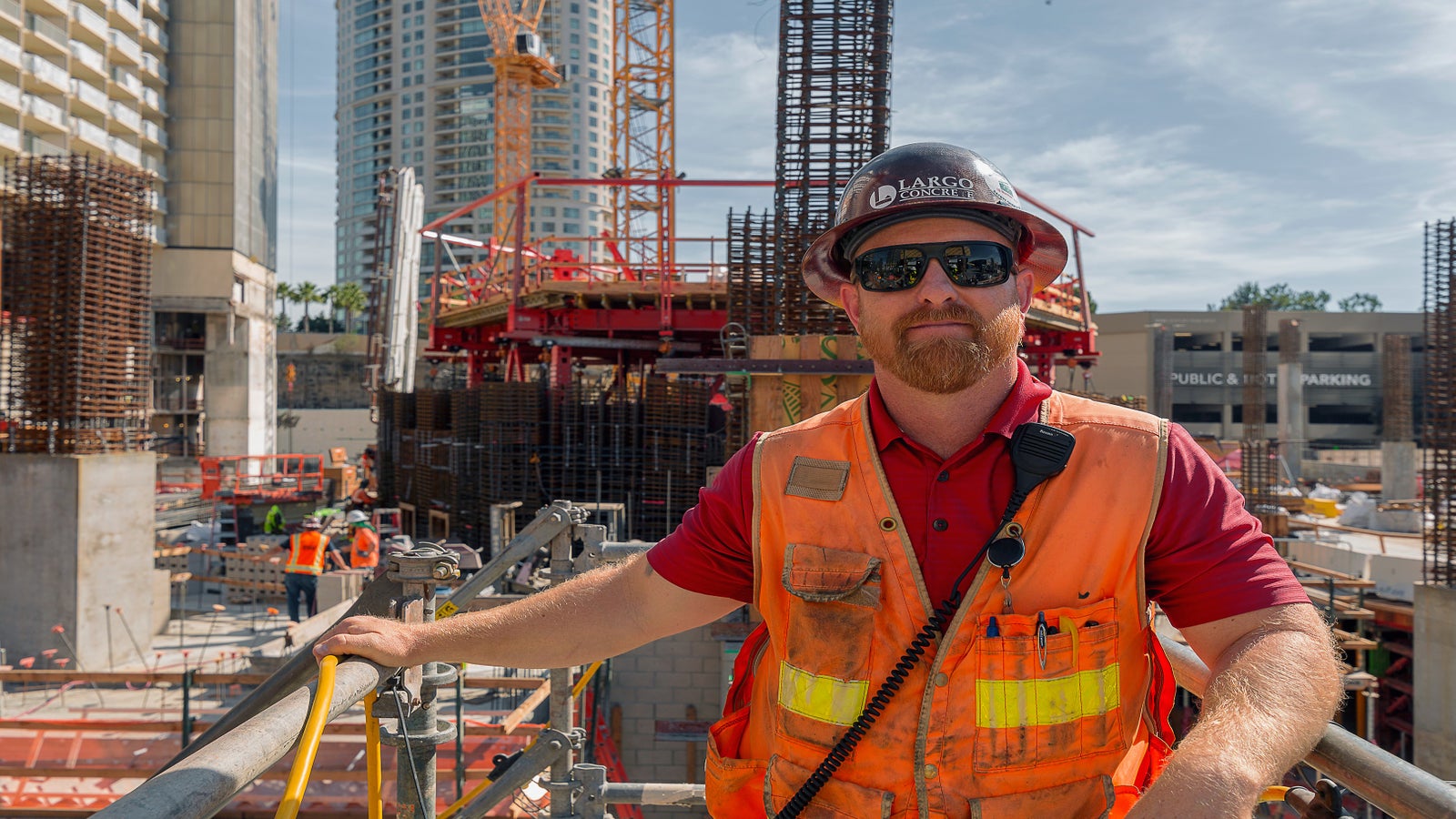 The PERI ACS 400 is a very simple, smoothing-running system, and the PERI field crews are great. Assembling the first six-sided climber was a challenge for all of us, but the second then went together quickly and easily. I’m very happy with how simple it is in use.