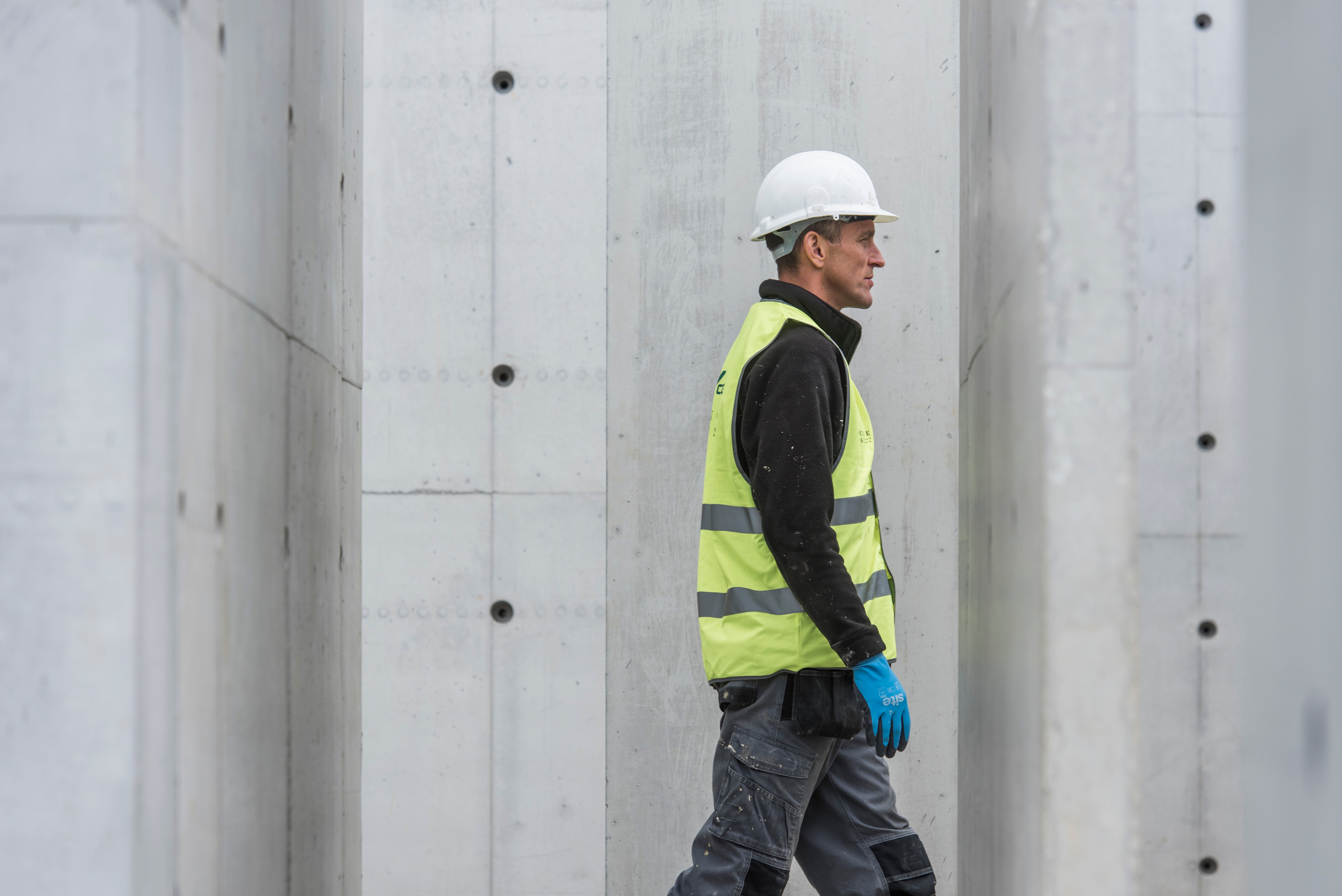 peri-and-concrete-house-1