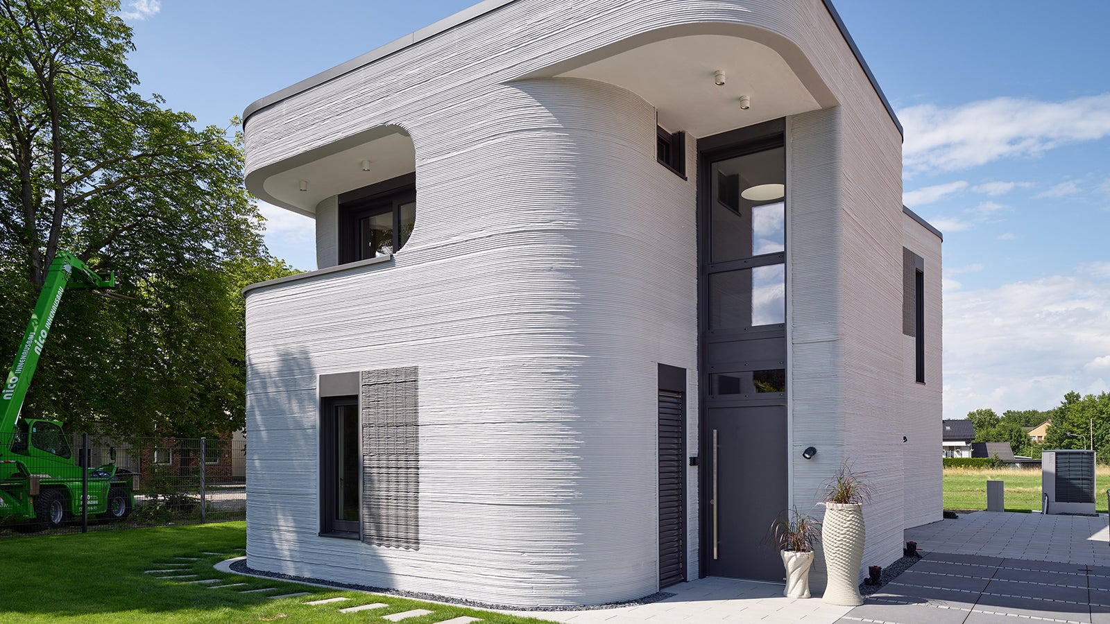 An exterior view of the 3D printed house in Beckum. <br/>(PERI AG)