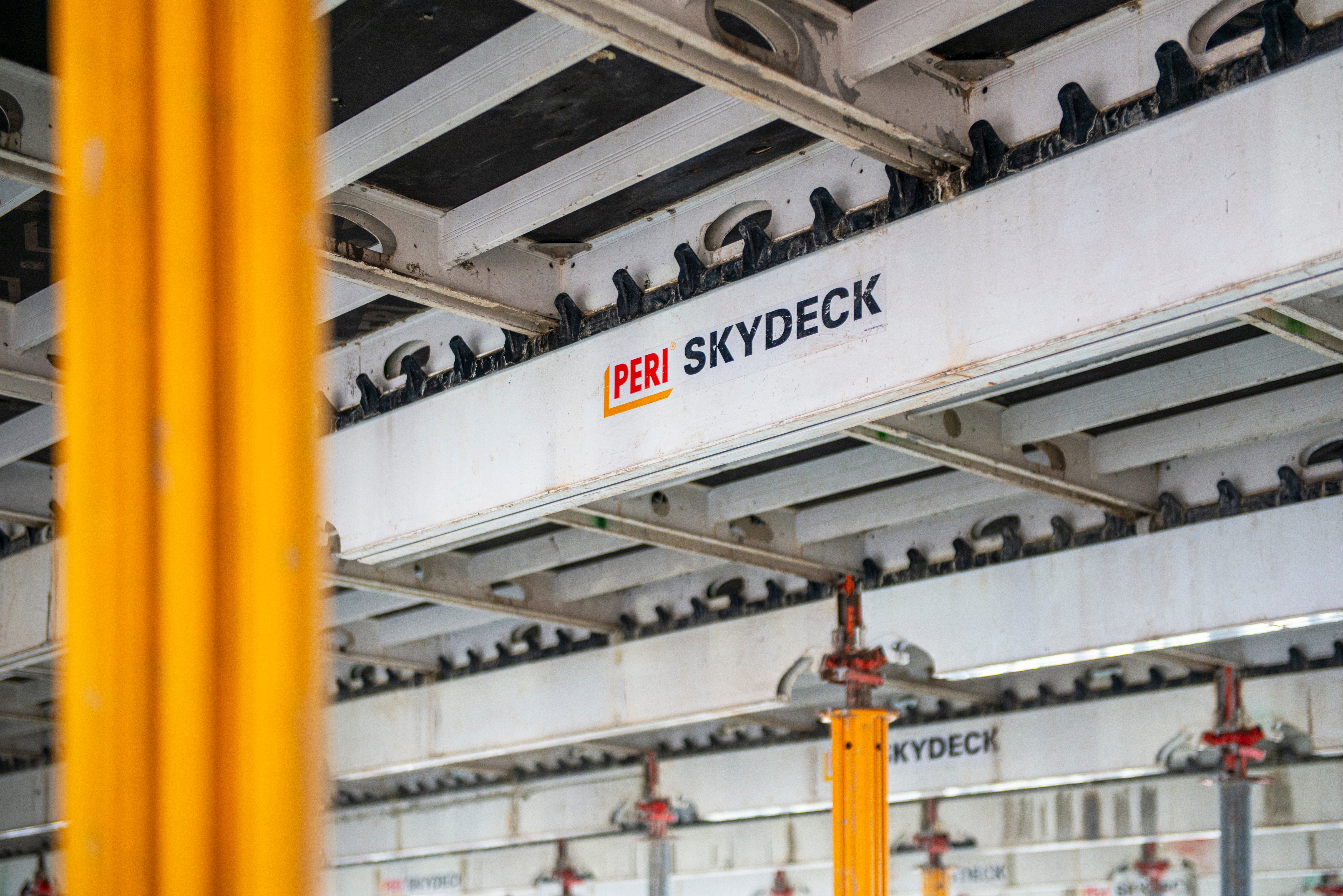 Sistema di sostegno temporaneo con puntelli MULTIPROP a supporto delle fasi di getto e maturazione dei solai