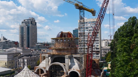 Монтаж опалубки під центральний купол