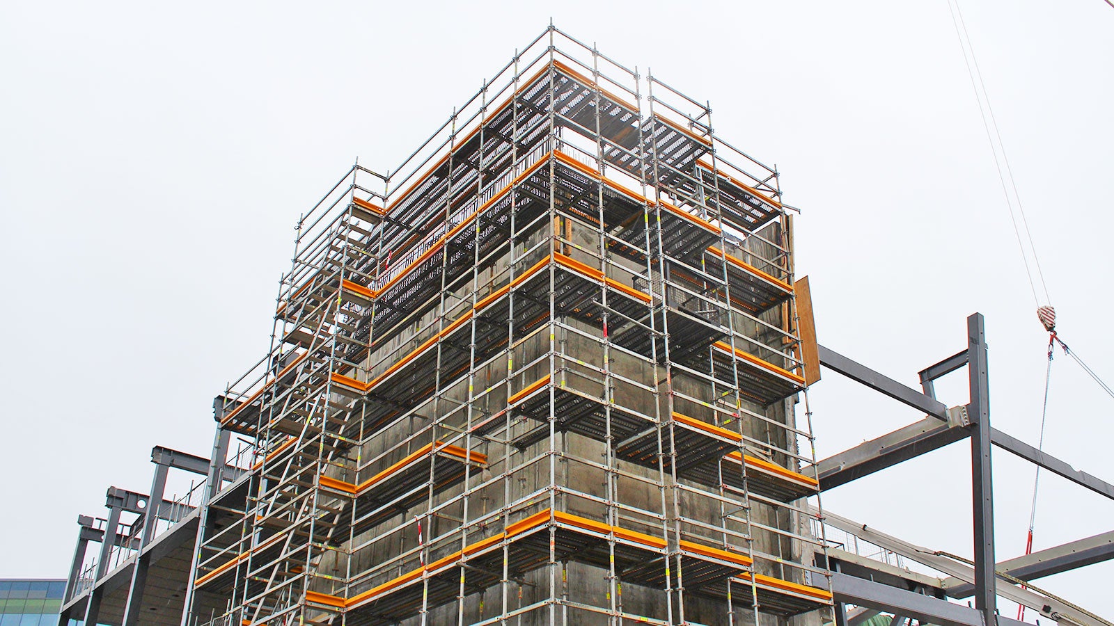 PERI UP Flex –telineet toimivat raudoitustelineinä Keskustakirjaston työmaalla.