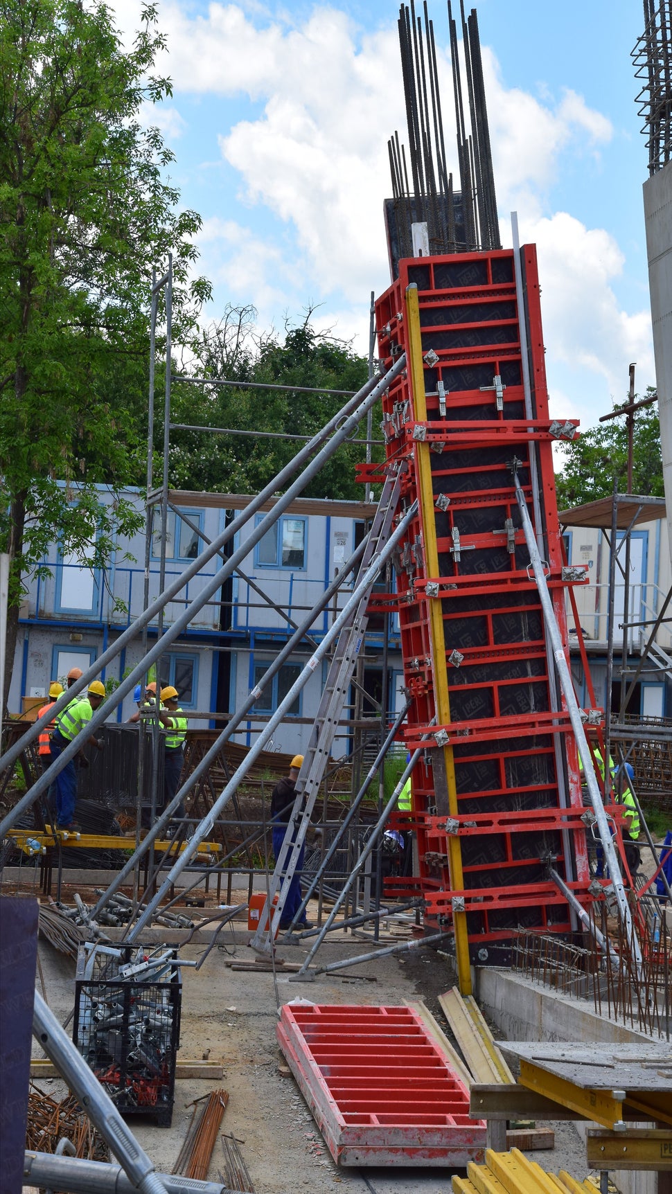 Наклонена колона от система TRIO