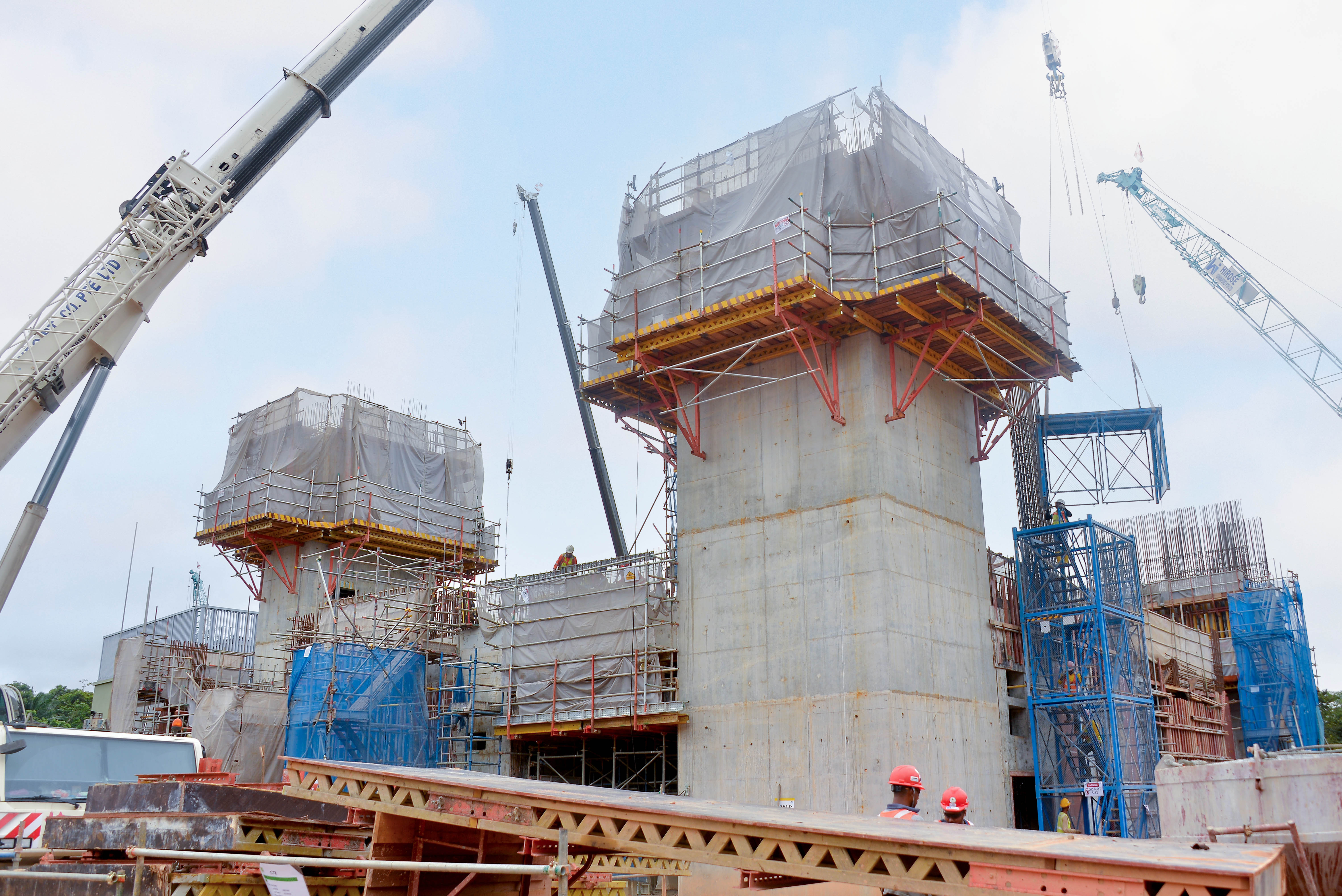 Sections can be crane-lift to facilitate next cycle