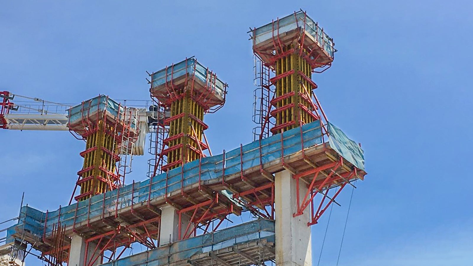 An upclose view of our PERI systems - VARIO GT 24 Column Formwork.