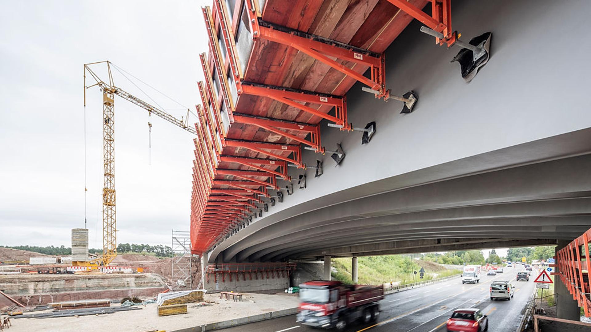 Brückensanierung schnell und leicht gemacht mit dem VARIOKIT Konsolsystem.