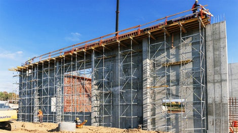 Budowa bunkrów do przygotowania fazy i podłoża przeznaczonego do uprawy pieczarek w Borucinie (gm. Okonek).