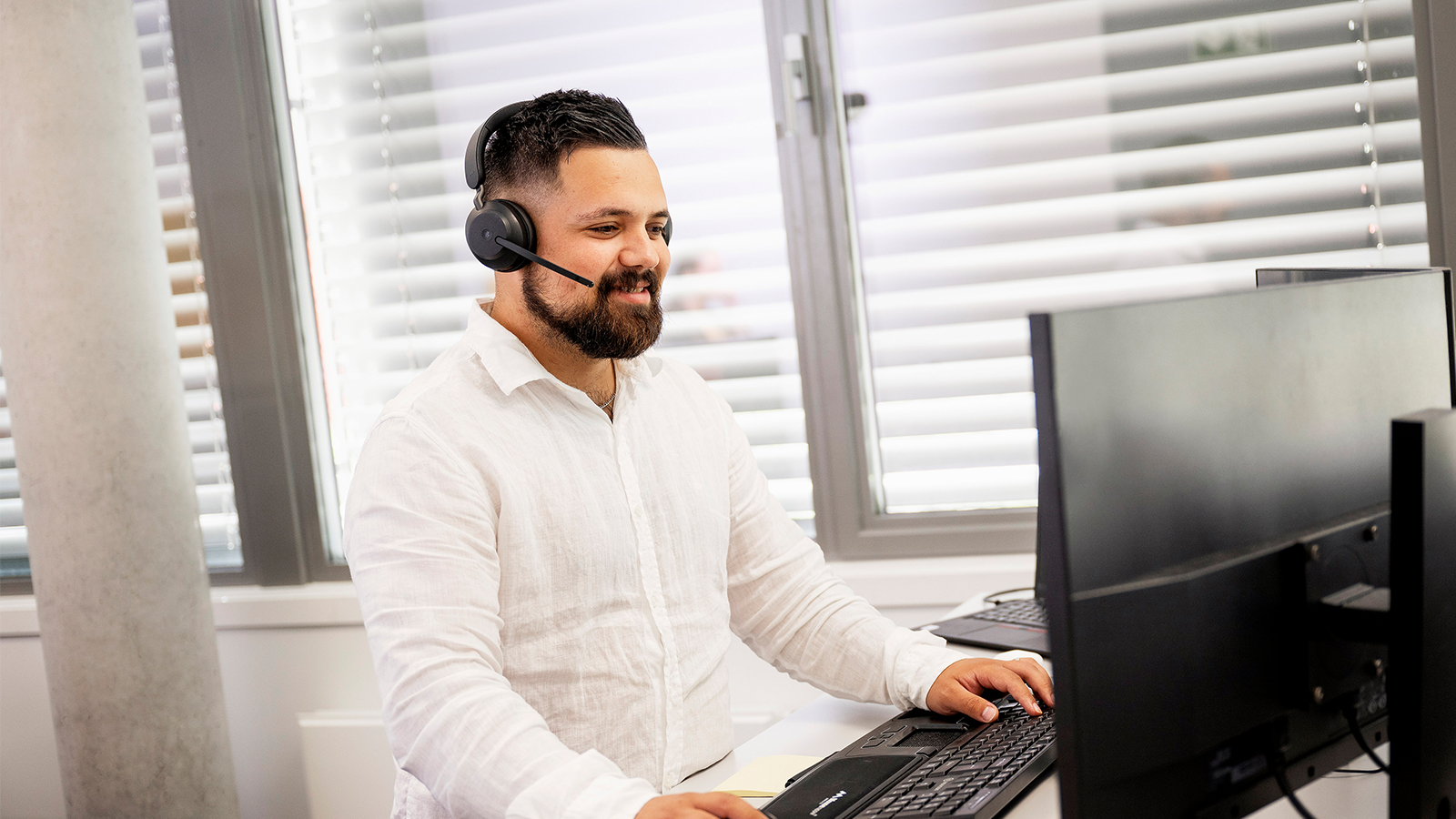 PERI Kundeservice - Ali fra siden