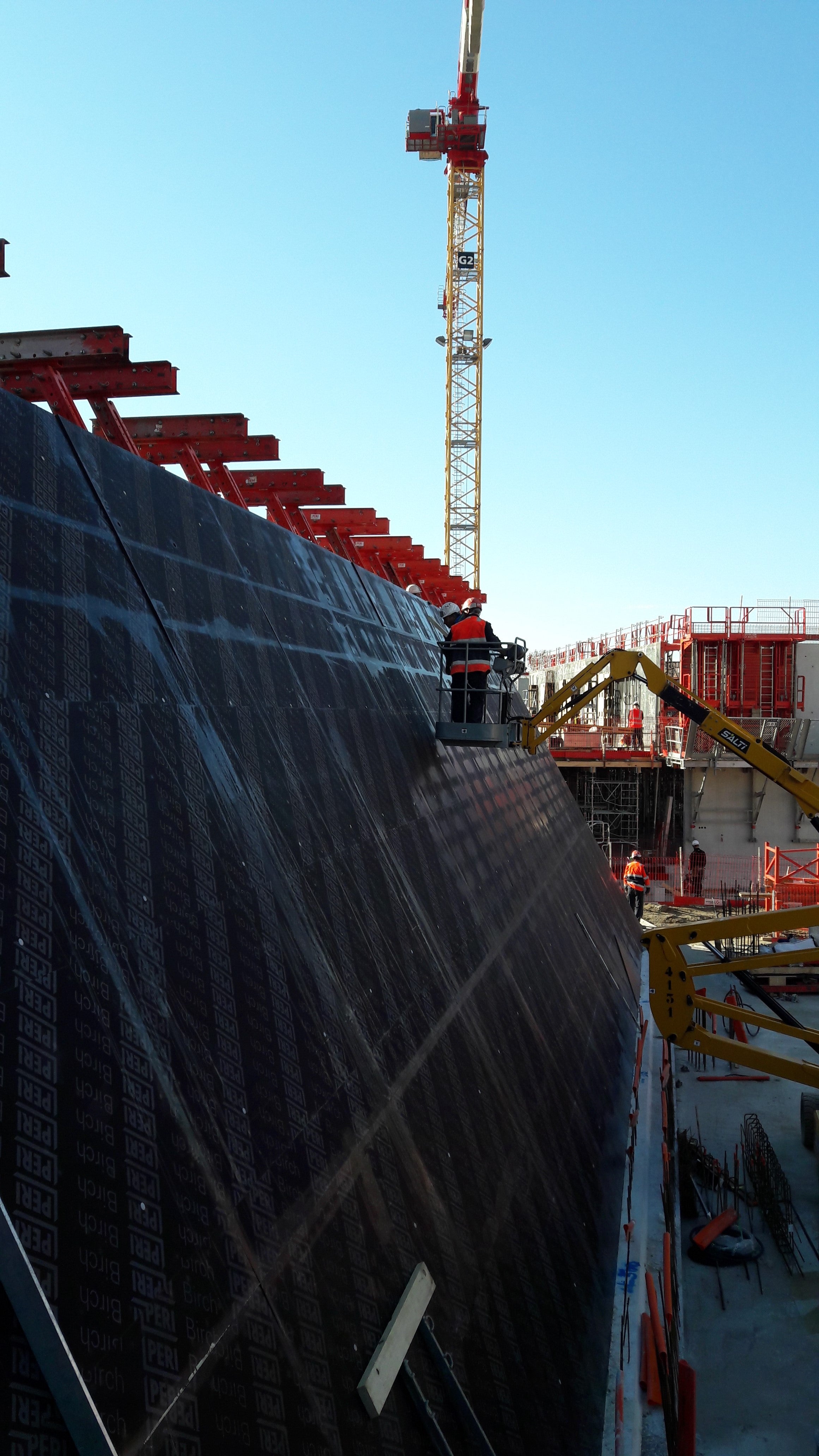 1ère levée coffrage voile incliné (suite)