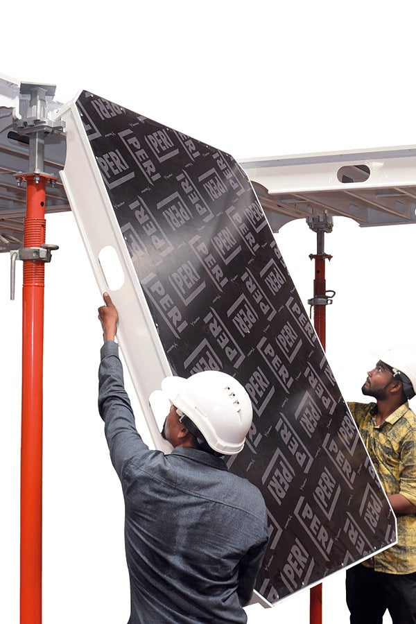 Intuitivní technika spojování hlav a panelů umožňuje práci s minimálním zaškolením.