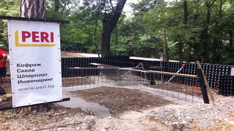 Участие е издигането на нов паметник на Левски във Военна академия по инициатива на български патриотично-военни организации.